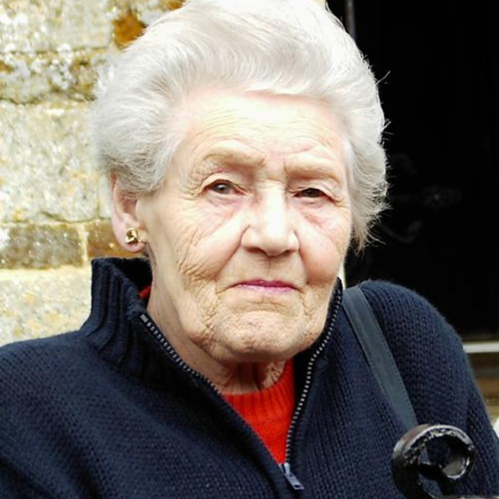 Meet your Posher, Loretta